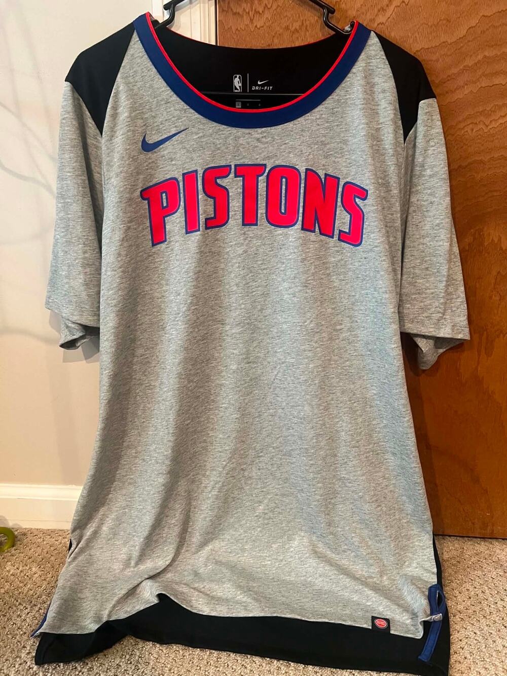 Nike Detroit Pistons Dri-Fit Shirt